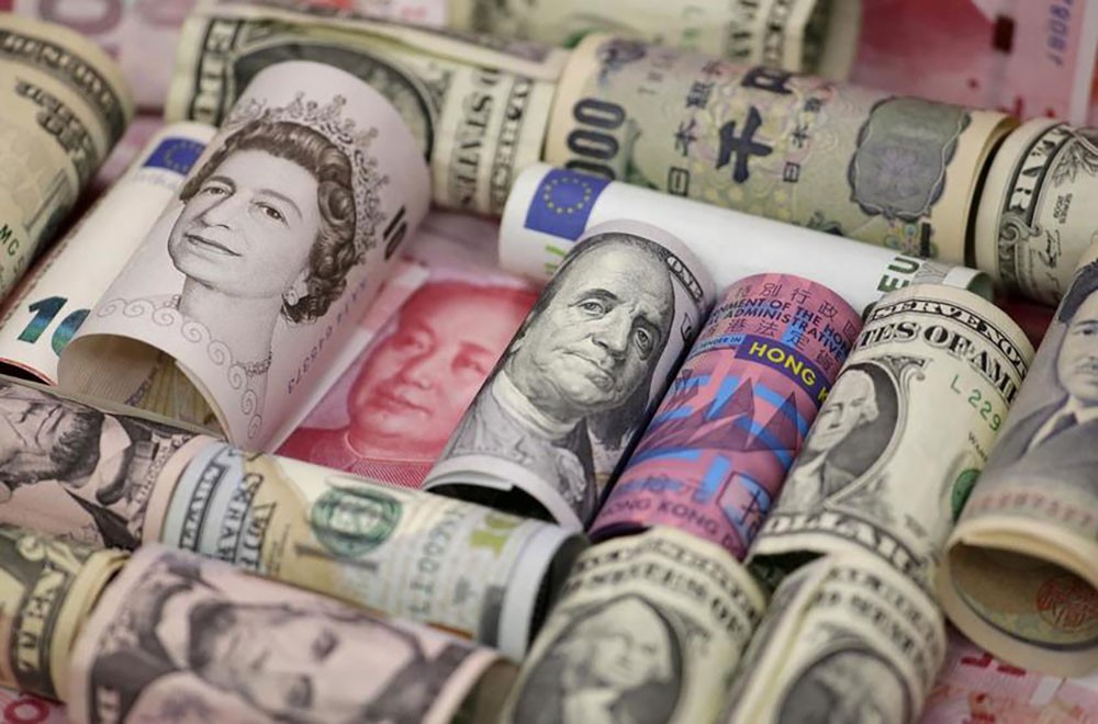 سعي المستثمرين للملاذ الآمن يدعم الين والدولار