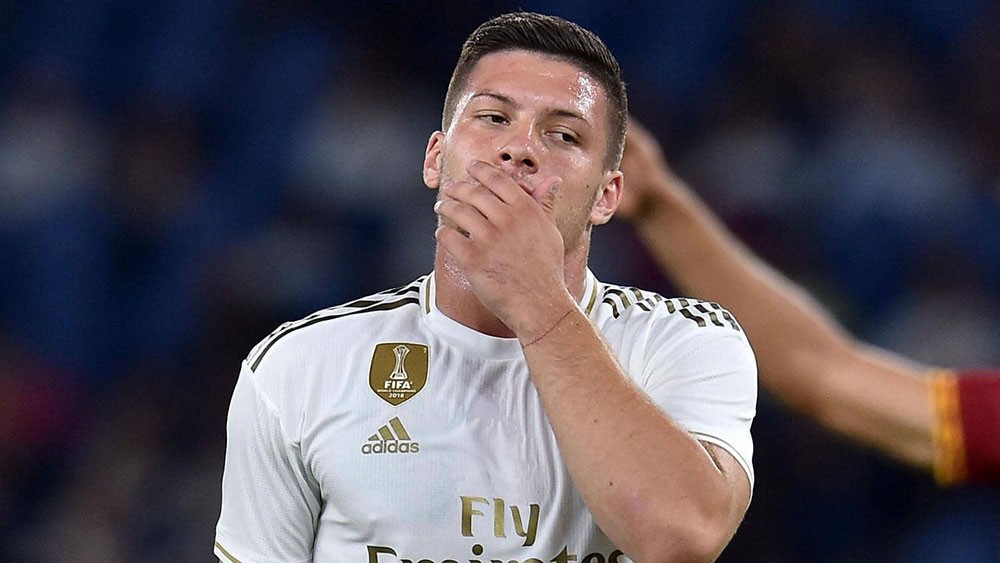 تقارير: يوفيتش في طريقه خارج ريال مدريد بعد شهرين من التوقيع