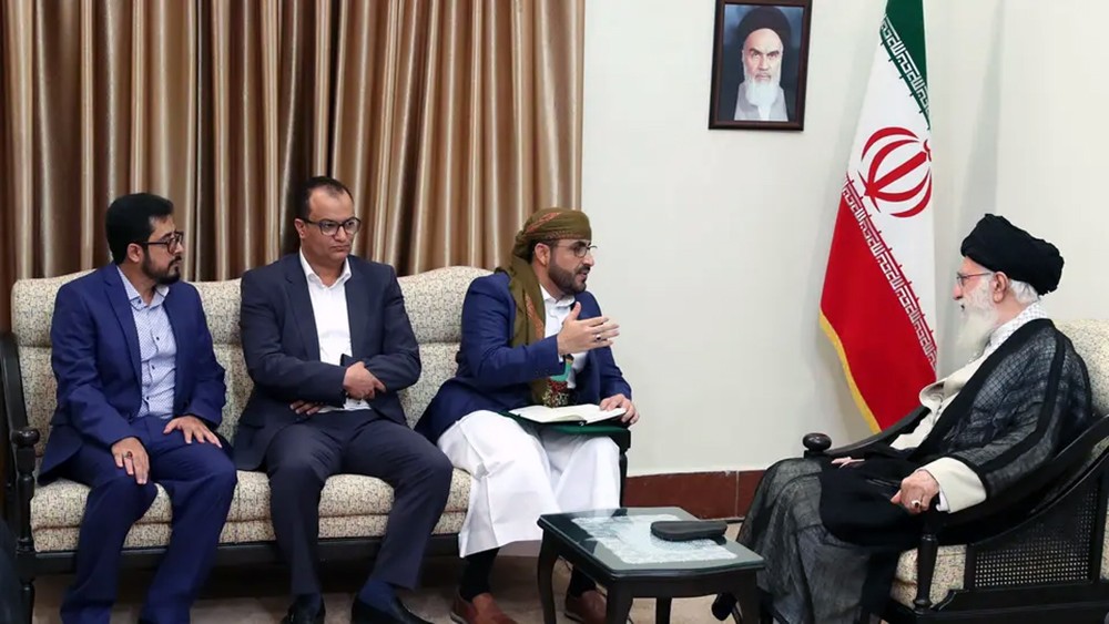الإرياني: إيران تعيش عزلة تسعى لكسرها عبر الحوثيين