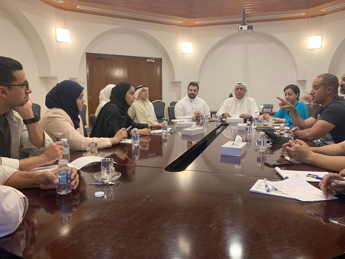 متطوعو الهلال الأحمر يشاركون في الحملة الوطنية لتنظيف البحار