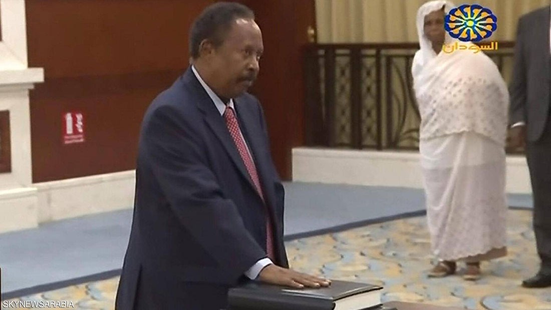  حمدوك يؤدي اليمين الدستورية رئيسا للحكومة السودانية 