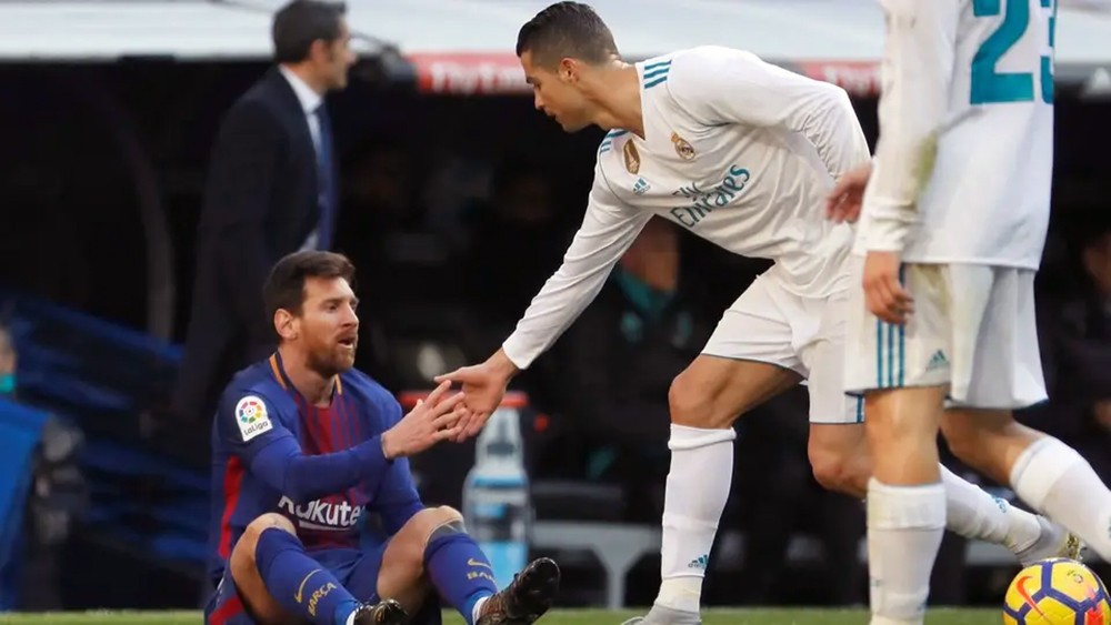 رونالدو: ميسي جعل مني لاعباً أفضل.. ونجاحي يؤلمه