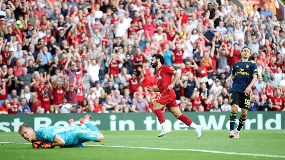 صلاح يتلاعب بدفاع أرسنال ويقود ليفربول إلى فوز عريض