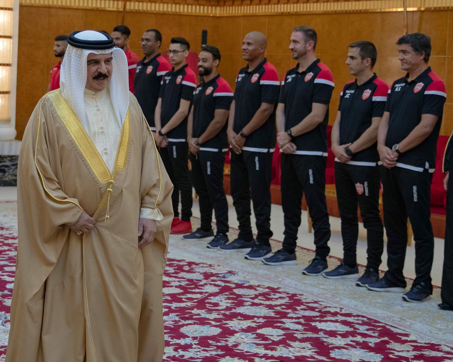 جلالة الملك للمنتخب الوطني: أكملتم العقد الذهبي كما وعدتم