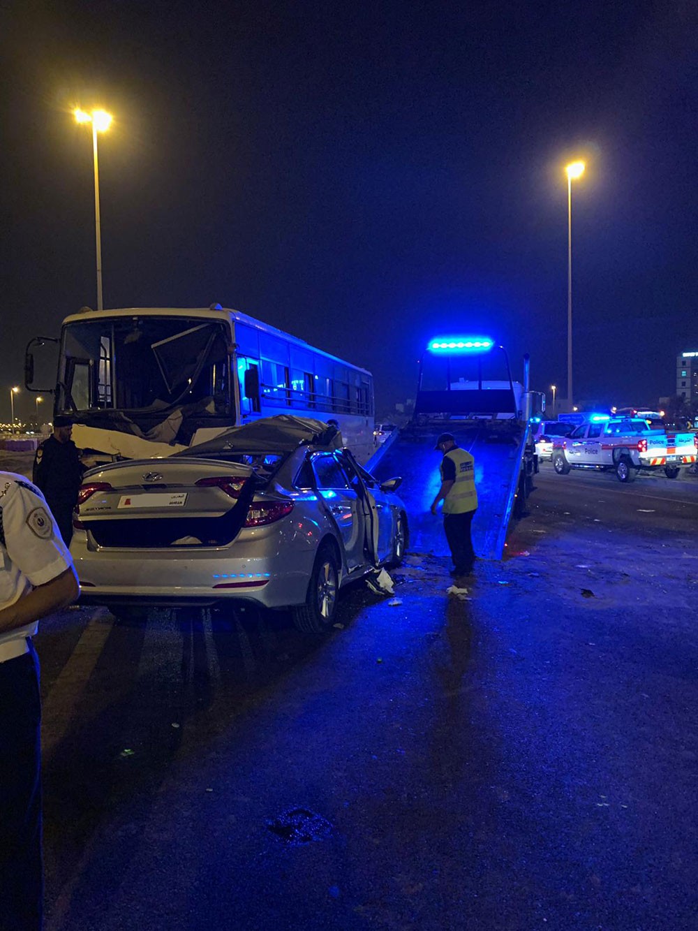 بالصور.. سائق "مخمور" يتسبب بوفاة شاب بحريني في حادث بليغ