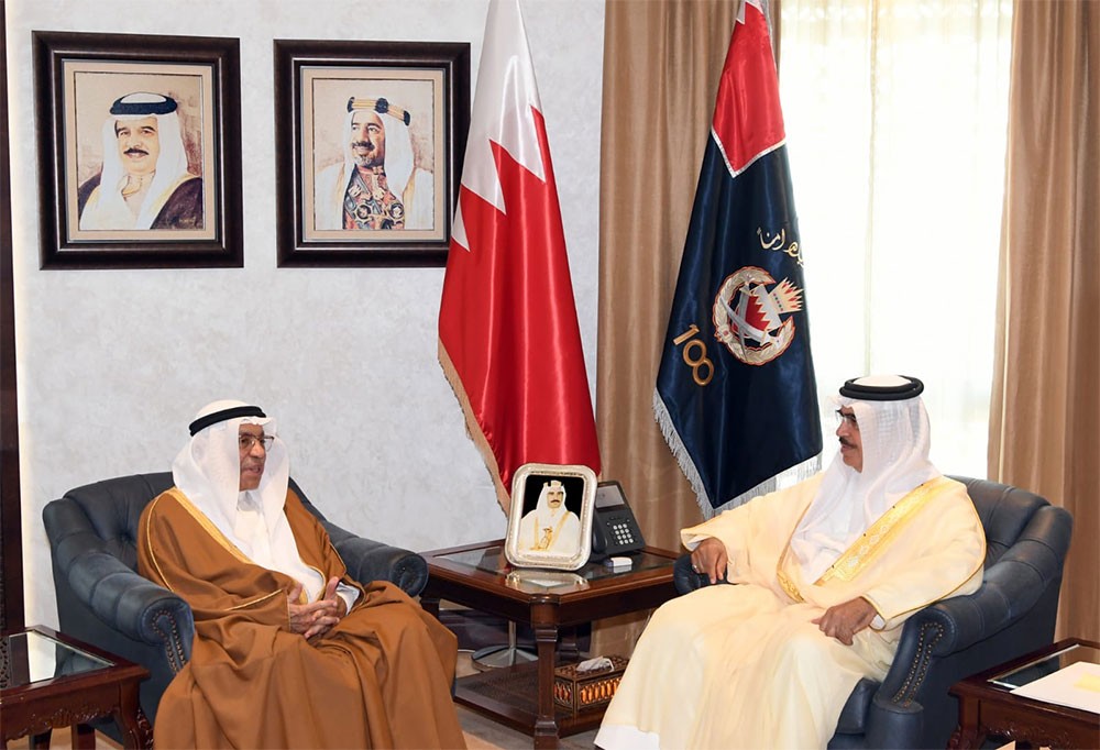 وزير الداخلية يستقبل رئيس الأوقاف الجعفرية