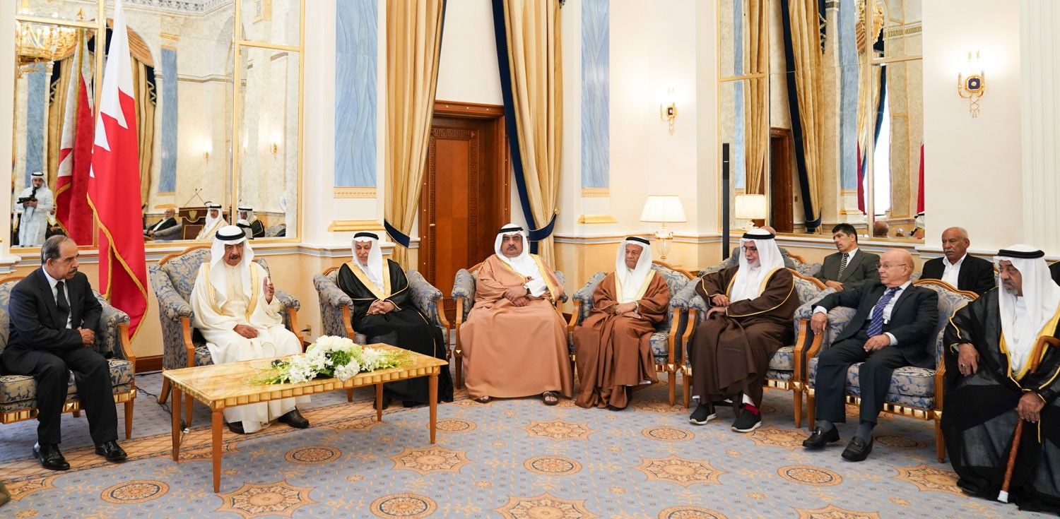 رئيس الوزراء: ما يجمع شعب البحرين بمختلف مكوناته جعل منها نموذجاً في التعايش