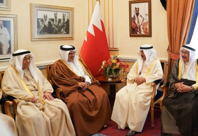 سمو نائب جلالة الملك وسمو رئيس الوزراء يُشددان على الاهتمام بالمشروعات الخدماتية والبنية التحتية 