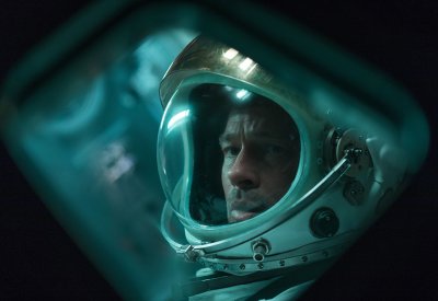 براد بيت وطومي لي جونز يلتقيان معاً في AD ASTRA