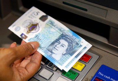  الاسترليني يتراجع لأقل مستوى في 3 سنوات دون 1.20 دولار