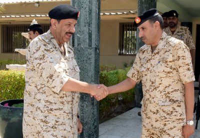 القائد العام لقوة الدفاع يزور عددا من وحدات قوة دفاع البحرين‎