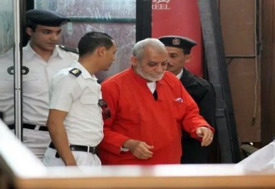 مصر.. المؤبد لمرشد الإخوان و10 قياديين باقتحام الحدود