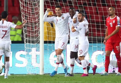 البرتغال تحقق فوزها الأول في التصفيات وتهزم صربيا