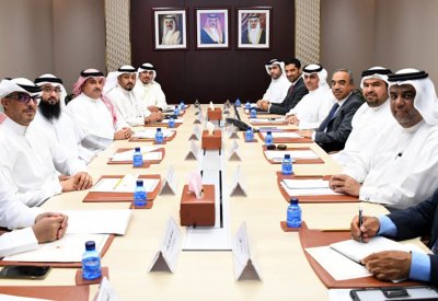 وزير الأشغال يبحث عددًا من المشاريع الخدمية لمنطقة المحرق