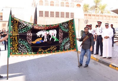 محافظ المحرق يزور مواكب العزاء و يشيد بكافية الجهود