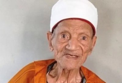 مصري عمره 92 عاماً مصاب بالسرطان.. يواصل الدراسة