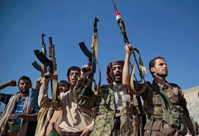 منعاً لفرارهم.. مشرط الحوثي "القضائي" فوق رقاب 35 نائباً