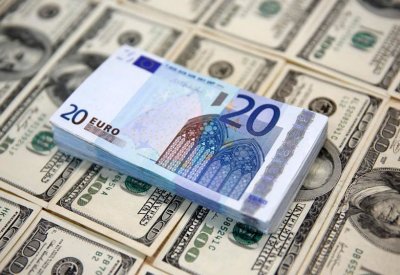 اليورو يرتفع لأعلى مستوى في 17 يوماً بعد تحفيز المركزي