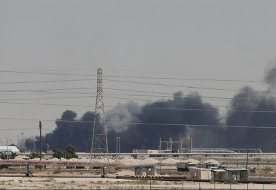 إعلام إسرائيلي: درونز إيرانية من ميليشيات بالعراق هاجمت أكبر مصافي العالم بالسعودية