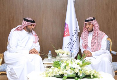 علي بن خليفة يلتقي بسمو الأمير عبدالعزيز بن تركي بن فيصل