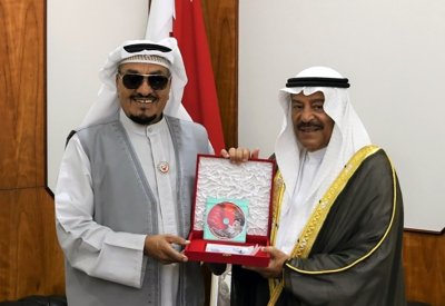 رئيس مجلس الشورى يشيد بإسهامات الفنانين البحرينيين