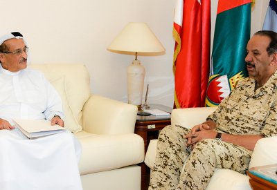 القائد العام يستقبل رئيس المجلس الأعلى للصحة ويشيد بجودة خدمات المجلس الصحية