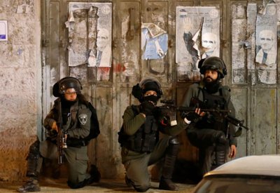 الاحتلال يشن حملة اعتقالات تطال 22 فلسطينيا بالقدس المحتلة