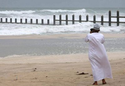 "هيكا" يقترب من السواحل العُمانية.. ولا تأثير على الإمارات