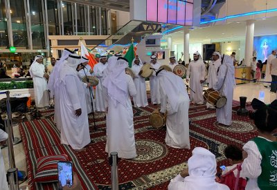 نشر الأجواء الاحتفالية في مجمع السيف بمناسبة العيد الوطني السعودي