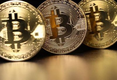  بتكوين تهبط لأدنى مستوى مقابل الدولار 
