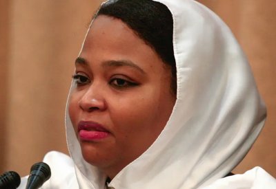 نساء السودان يخضن كرة القدم لأول مرة.. وزيّ "خاص"