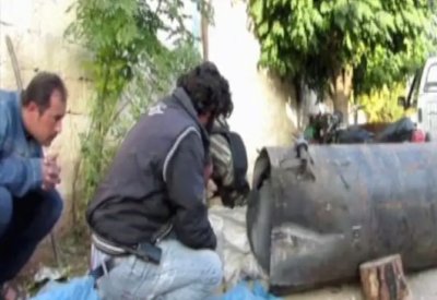 سوريا.. النظام يستهدف شمال اللاذقية ببراميل متفجرة
