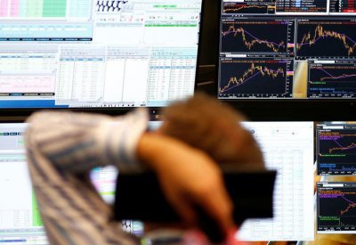 أسهم أوروبا تتراجع مع انخفاض بي.بي وتصاعد التوترات التجارية