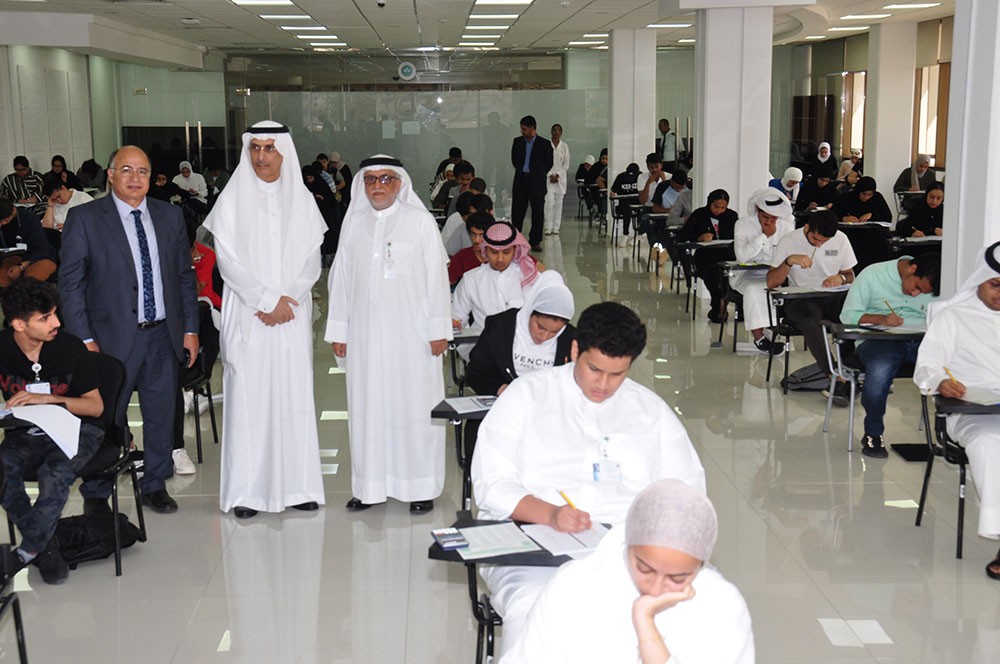 204 طالباً وطالبة يتنافسون على مقاعد كلية الطب