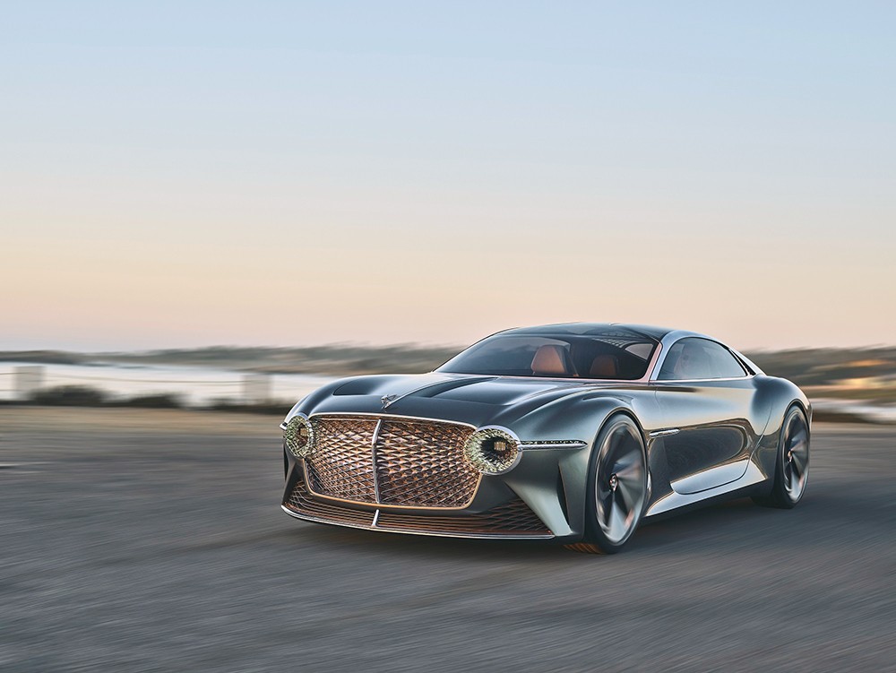 Bentley تطرح صور ديناميكية مميّزة لسيارتها EXP 100 GT