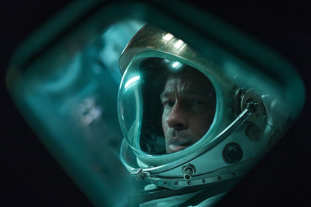 براد بيت وطومي لي جونز يلتقيان معاً في AD ASTRA