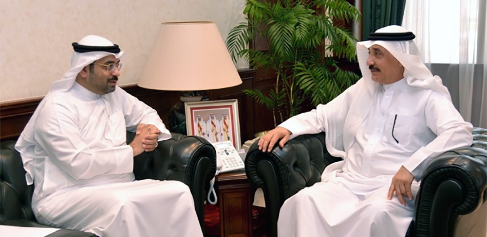وزير العمل يبحث مع النائب السلوم مبادرات توظيف الشباب