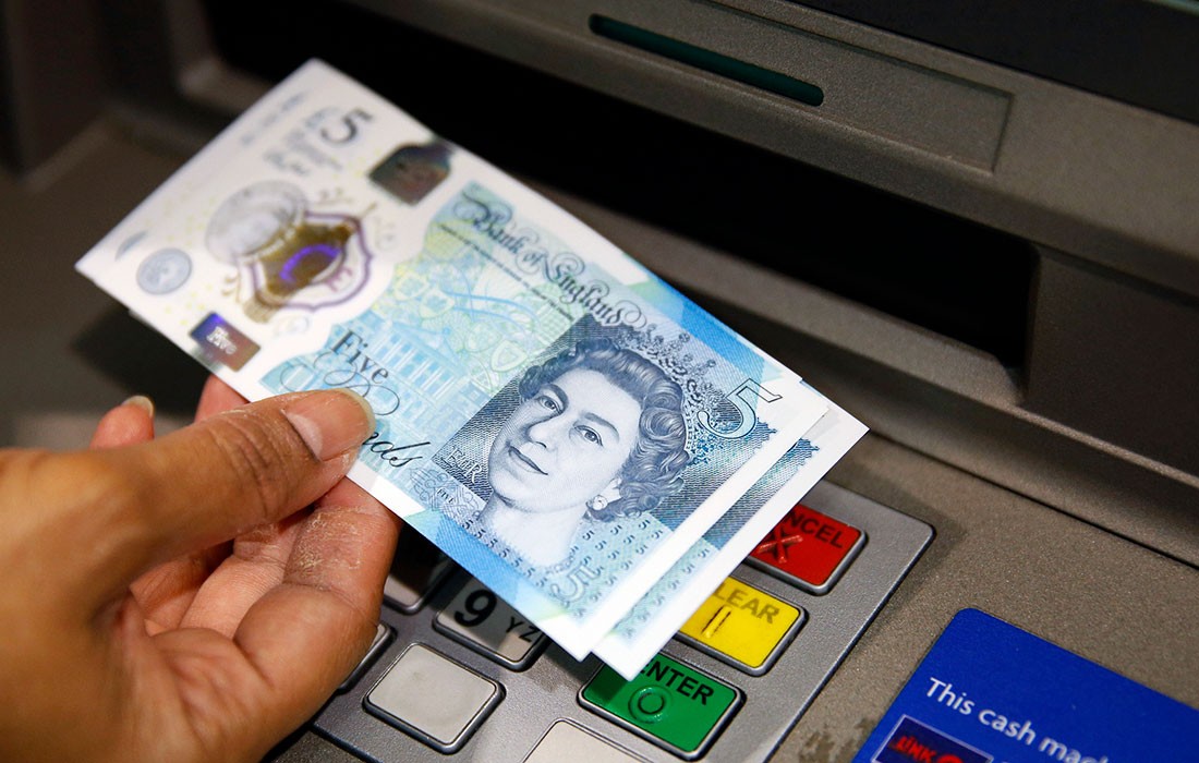  الاسترليني يتراجع لأقل مستوى في 3 سنوات دون 1.20 دولار