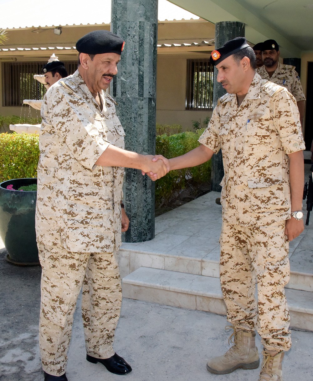 القائد العام لقوة الدفاع يزور عددا من وحدات قوة دفاع البحرين‎