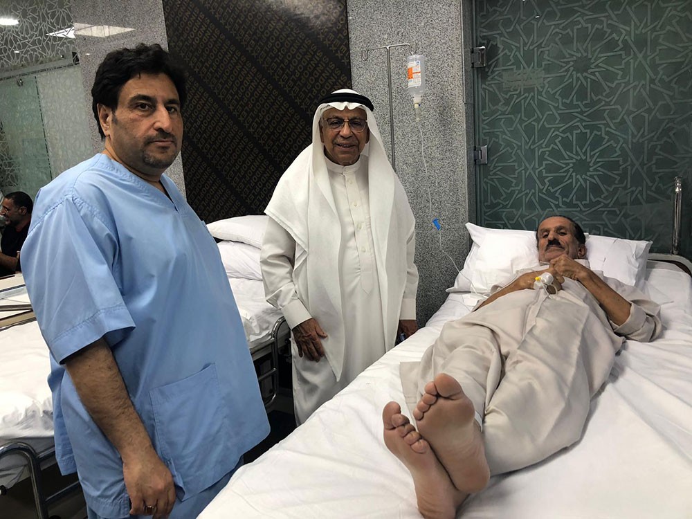 رئيس الأوقاف الجعفرية يتفقد عيادة الإمام الحسين الطبية