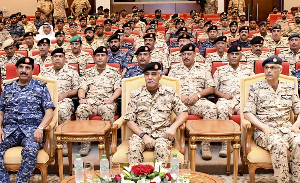 رئيس الأركان يفتتح دورة القيادة والأركان المشتركة