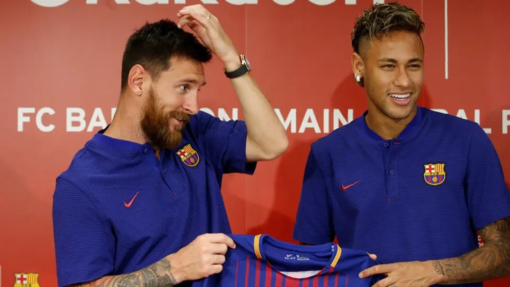 ميسي: تمنيت عودة نيمار.. ولن أغادر برشلونة