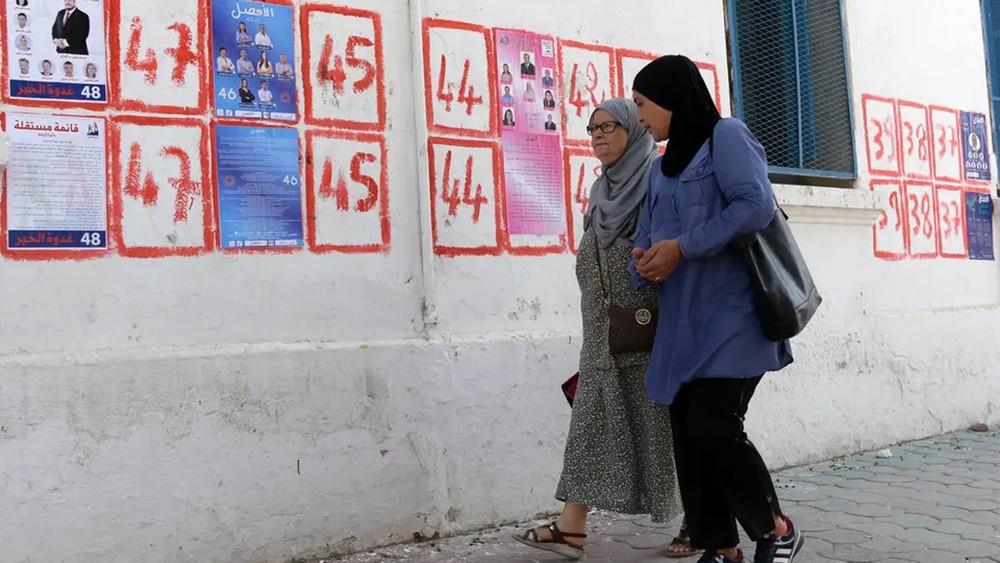 تونس.. فتح مراكز الاقتراع لاختيار رئيس جديد