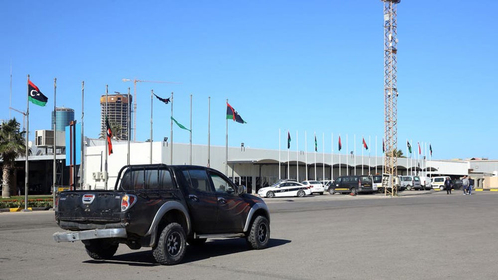الجيش الليبي يقصف مواقع للوفاق داخل قاعدة معيتيقة
