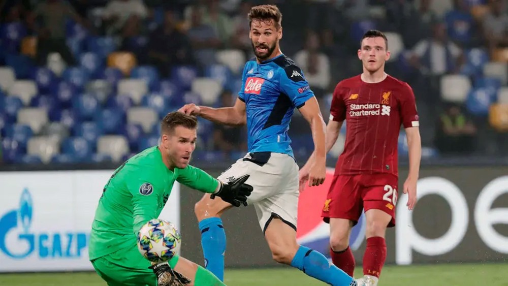ليفربول يسقط أمام نابولي.. وبرشلونة ينجو من دورتموند