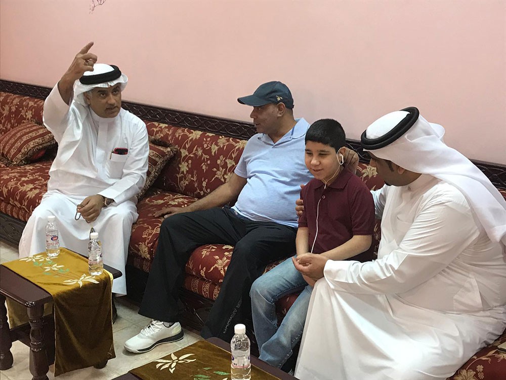 الصالح وآل عباس يزوران مركز الأمل بالكويت