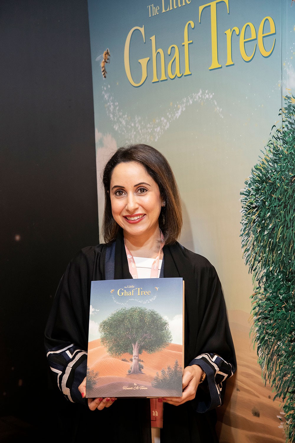 مؤلفة إماراتية ملهمة تقدم كتابا مميزًا للأطفال