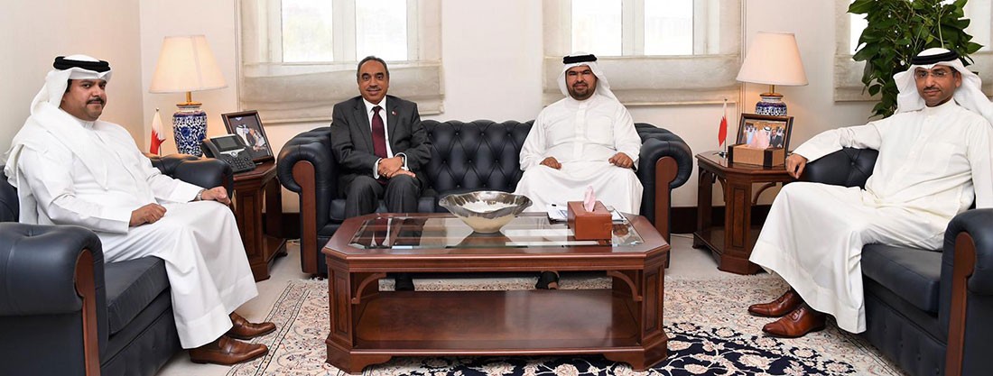 خلف يجتمع مع المدير التنفيذي لنادي راشد للفروسية