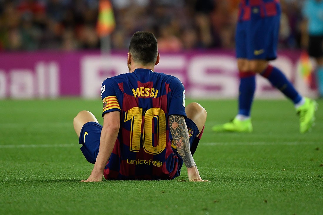  برشلونة يهزم فياريال وميسي يغادر الملعب مصابا 