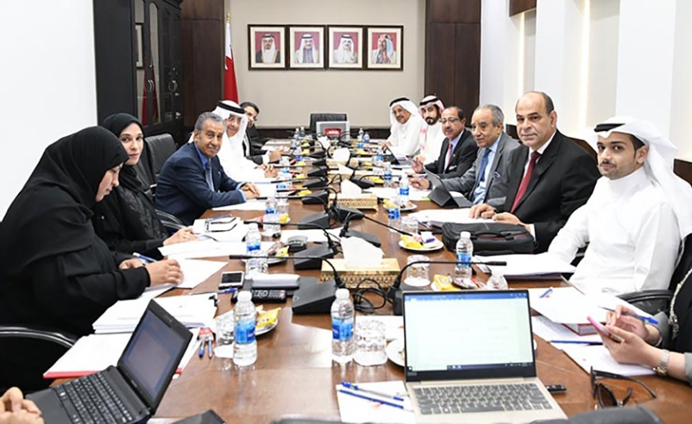 المسقطي: مراجعة شاملة لقوانين مالية نافذة 